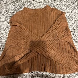 Slightly cropped. Size medium.